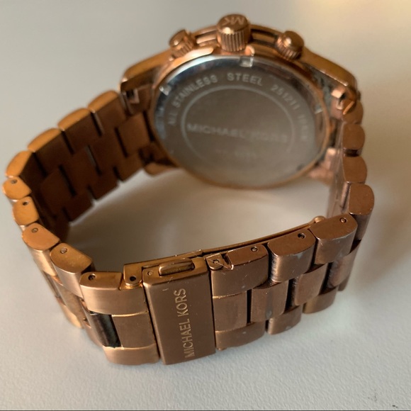 Michael Kors Runway Chronograph Watch - Picture 3 of 4